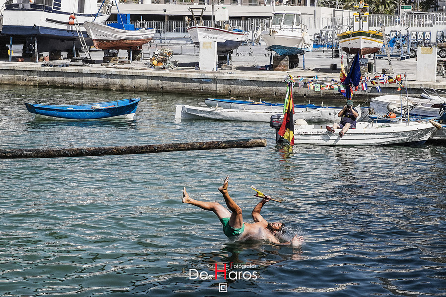 Concurso de la Cucaña el día de la Virgen del Carmen