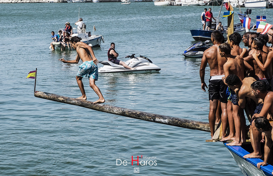 El puerto pesquero de Estepona concurso de la cucaña